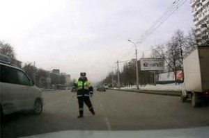 inspektorov dps podozrevayut v namerennom provocirovanii 300x199 Инспекторов ДПС подозревают в намеренном провоцировании