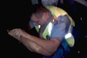 стритрейсеры избили полицейского
